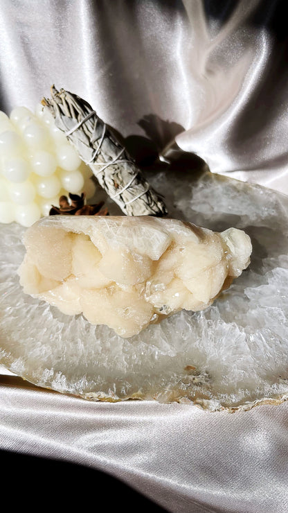 Optical Apophyllite on stilbite