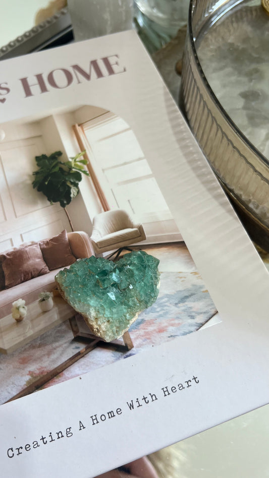 Tiny cubic fluorite formations