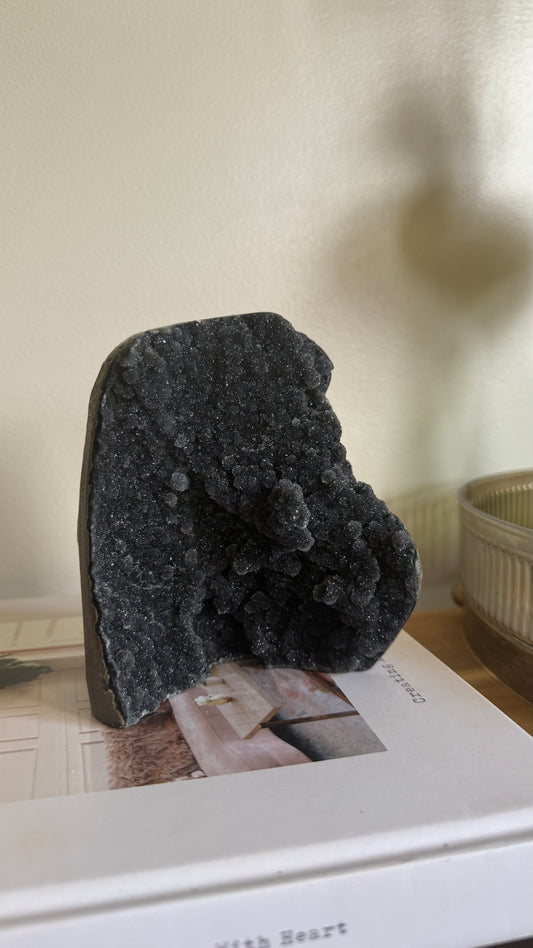 Black amethyst A