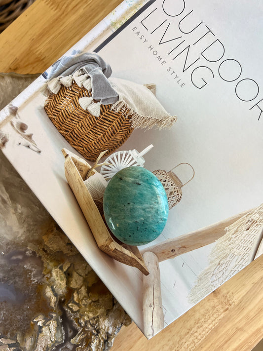 Amazonite palm stone - A