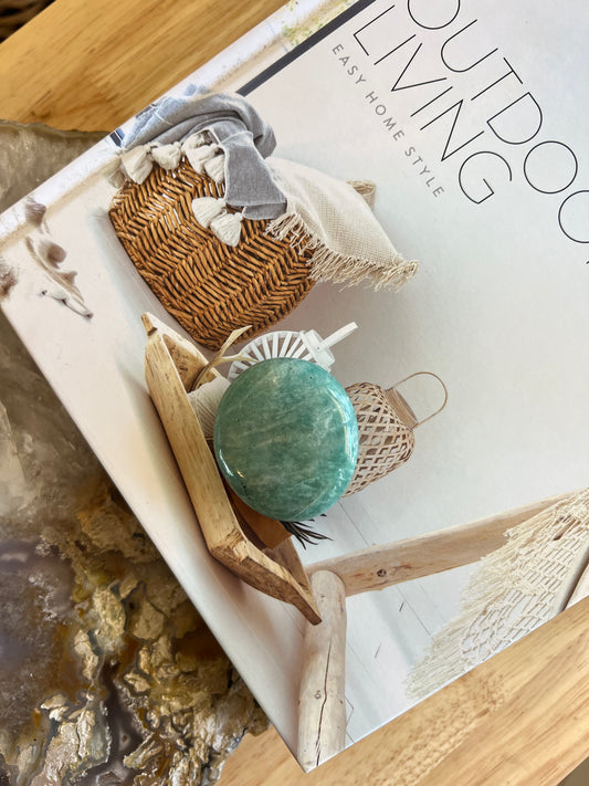 Amazonite palm stone -B